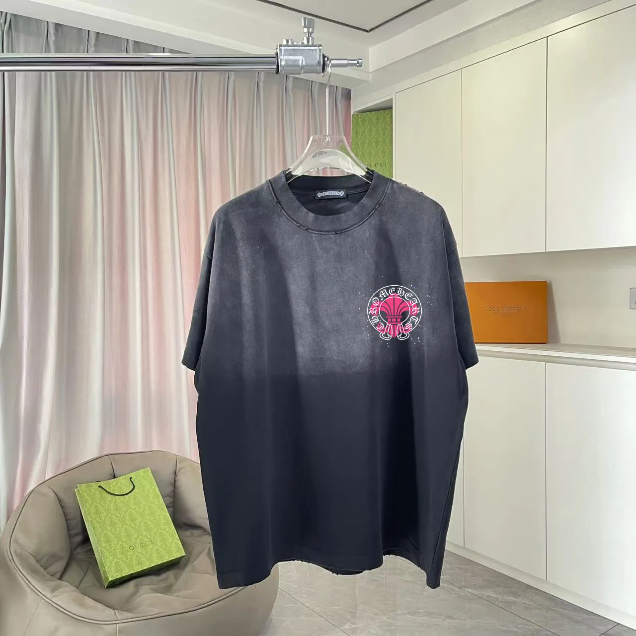 🅿️190 ch Crow 2025 new summer style, washed, distressed, spray-painted, Sanskrit cross print, short-sleeved T-shirt, customized fabric 320g, same style for men and women, size: S M L XL XXL five sizes, color: black, white, gradient black, gradient red